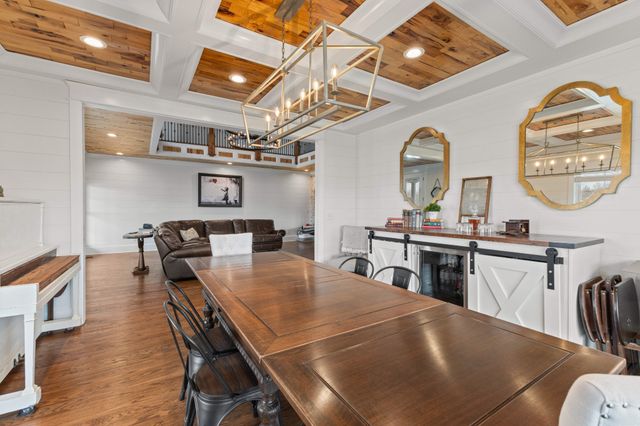 1103 Rogues Fork Rd, Bethpage, TN 37022