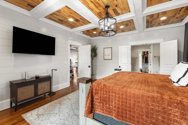 1103 Rogues Fork Rd, Bethpage, TN 37022