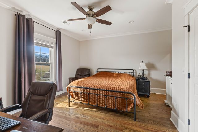 1103 Rogues Fork Rd, Bethpage, TN 37022