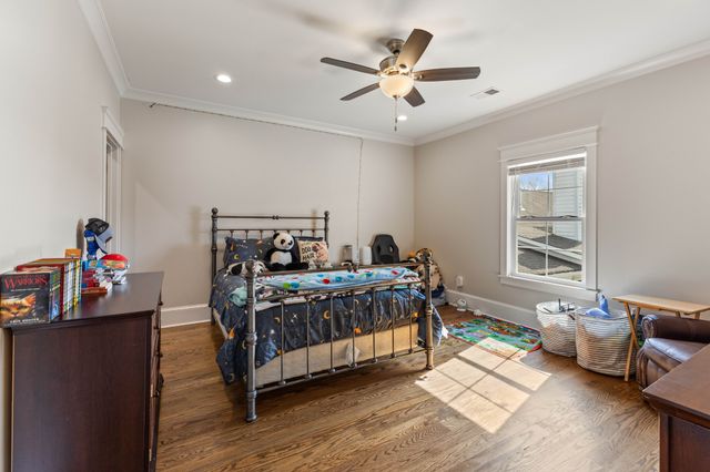 1103 Rogues Fork Rd, Bethpage, TN 37022