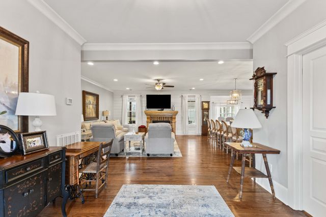 1103 Rogues Fork Rd, Bethpage, TN 37022