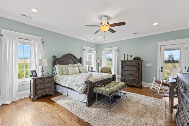 1103 Rogues Fork Rd, Bethpage, TN 37022