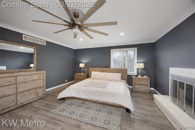 38890 Santa Barbara Street, Clinton Township, MI 48036