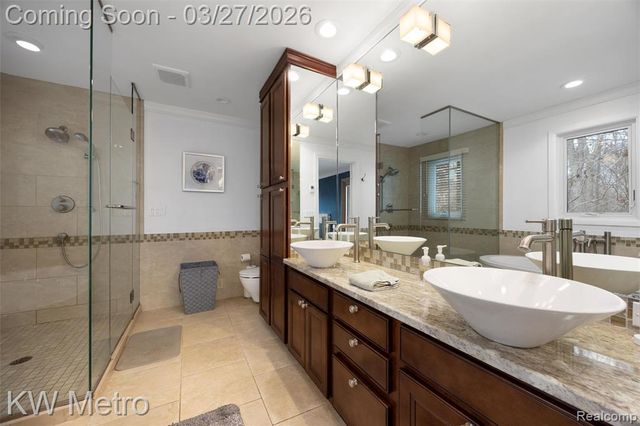 38890 Santa Barbara Street, Clinton Township, MI 48036