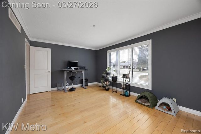 38890 Santa Barbara Street, Clinton Township, MI 48036