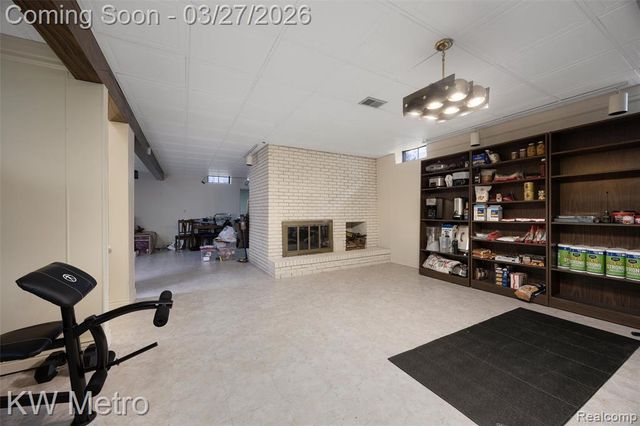 38890 Santa Barbara Street, Clinton Township, MI 48036