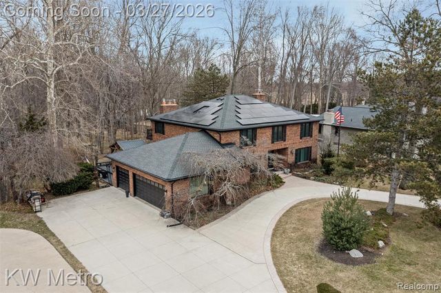 38890 Santa Barbara Street, Clinton Township, MI 48036