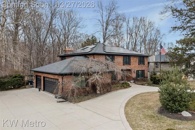 38890 Santa Barbara Street, Clinton Township, MI 48036