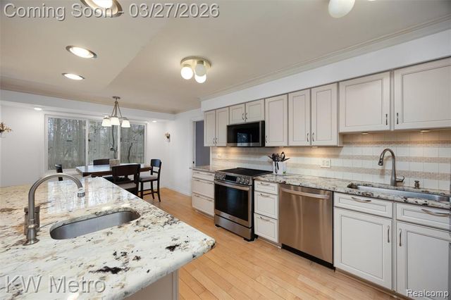 38890 Santa Barbara Street, Clinton Township, MI 48036