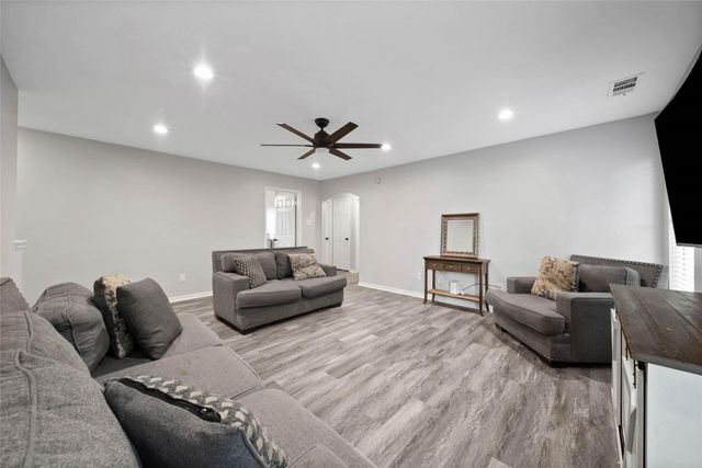 4814 E Columbary Drive, Rosenberg, TX 77471