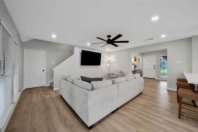 4814 E Columbary Drive, Rosenberg, TX 77471