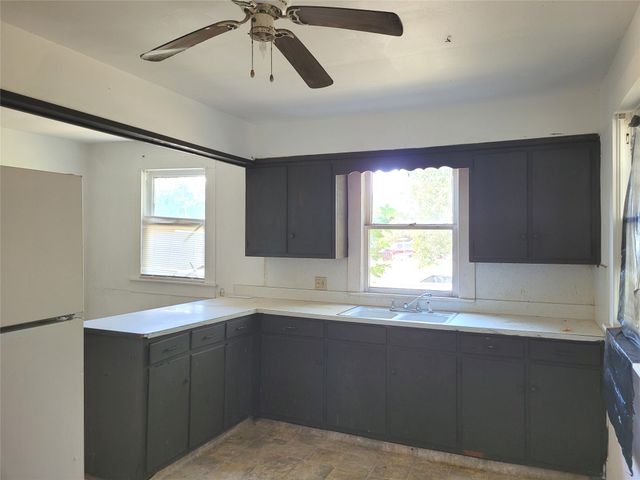 370 NE 5TH, Paris, TX 75460