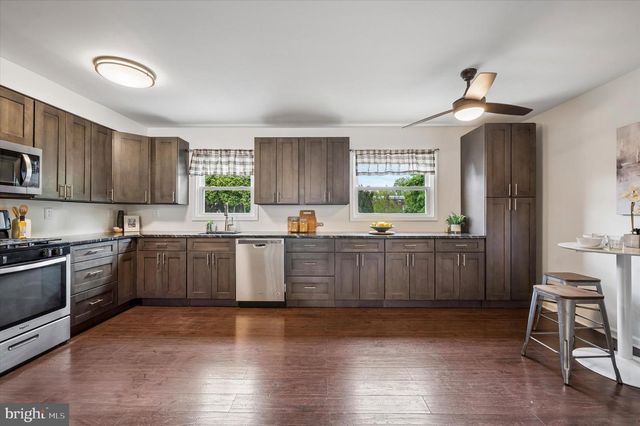 3344 KAYFORD CIR, Philadelphia, PA 19114