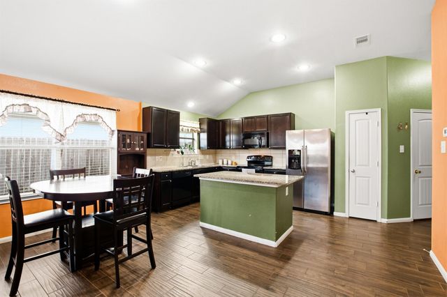2315 Shady Tree Lane, Conroe, TX 77301