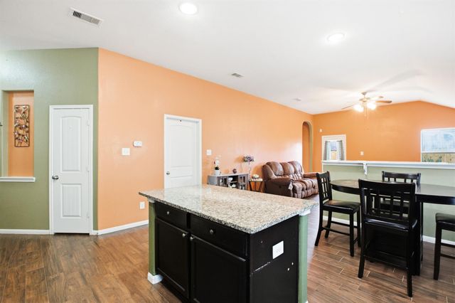 2315 Shady Tree Lane, Conroe, TX 77301