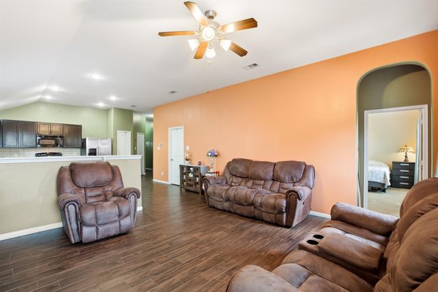 2315 Shady Tree Lane, Conroe, TX 77301