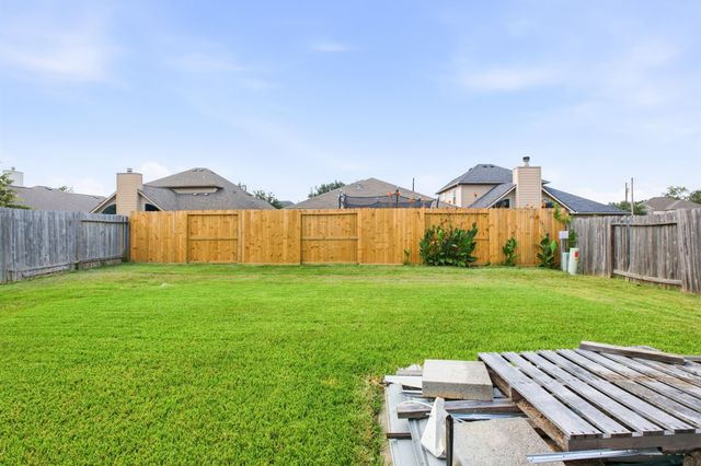 2315 Shady Tree Lane, Conroe, TX 77301