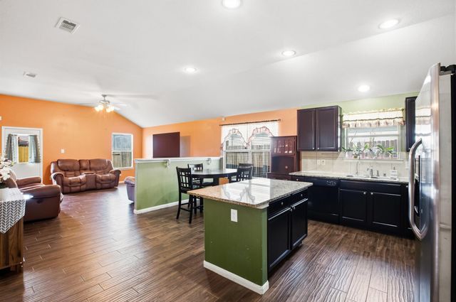 2315 Shady Tree Lane, Conroe, TX 77301