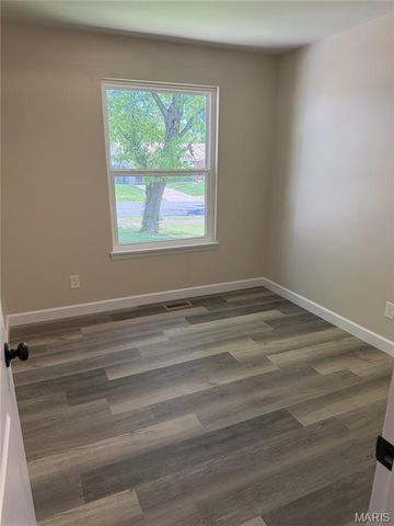 6841 Thurston Avenue, Berkeley, MO 63134