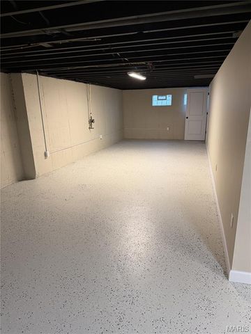 6841 Thurston Avenue, Berkeley, MO 63134