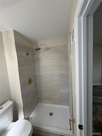 6841 Thurston Avenue, Berkeley, MO 63134