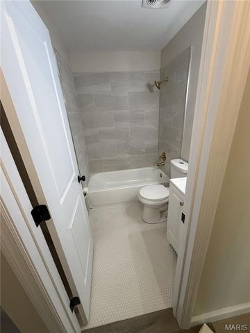 6841 Thurston Avenue, Berkeley, MO 63134