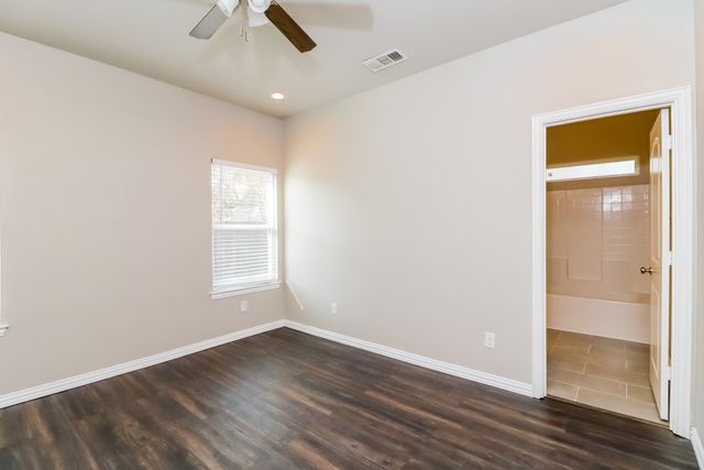 206 Perry Avenue, Waxahachie, TX 75165