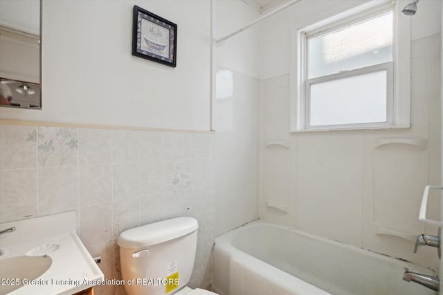 124 W Maple Street, Mason, MI 48854