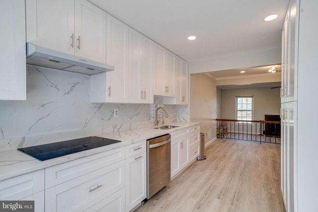 5943 SURRATTS VILLAGE DR, Clinton, MD 20735