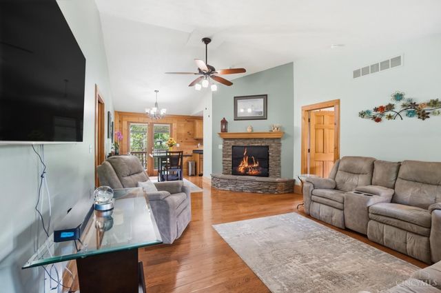 21282 Bellemeade Drive, Lawrenceburg, IN 47025