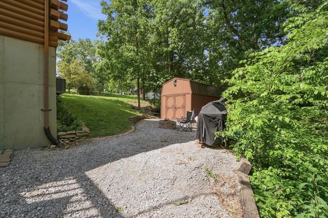 21282 Bellemeade Drive, Lawrenceburg, IN 47025