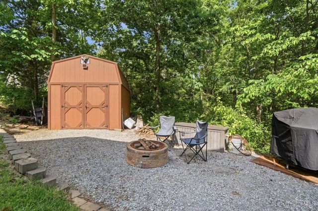 21282 Bellemeade Drive, Lawrenceburg, IN 47025