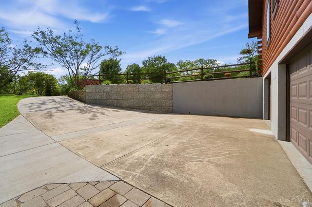 21282 Bellemeade Drive, Lawrenceburg, IN 47025