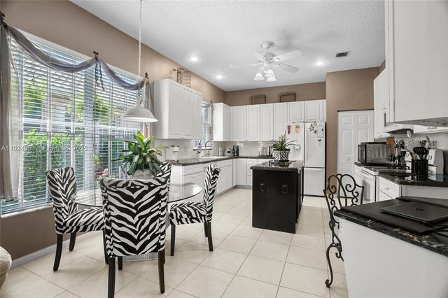 6569 Jog Estates Ln, Boynton Beach, FL 33437