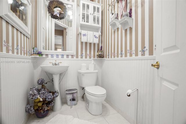 6569 Jog Estates Ln, Boynton Beach, FL 33437