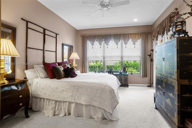 6569 Jog Estates Ln, Boynton Beach, FL 33437