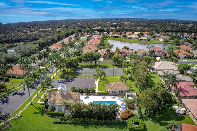 6569 Jog Estates Ln, Boynton Beach, FL 33437