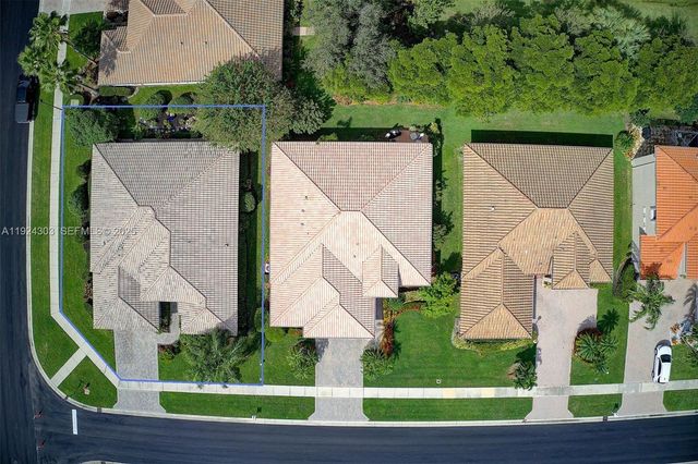 6569 Jog Estates Ln, Boynton Beach, FL 33437