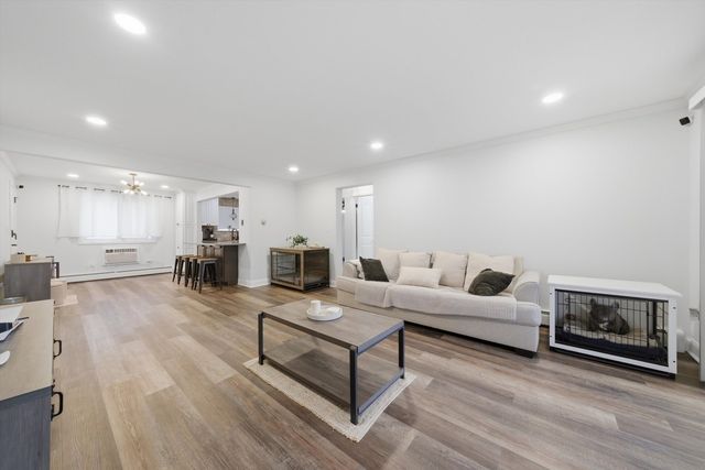 6867 N Overhill Avenue 1D, Chicago, IL 60631