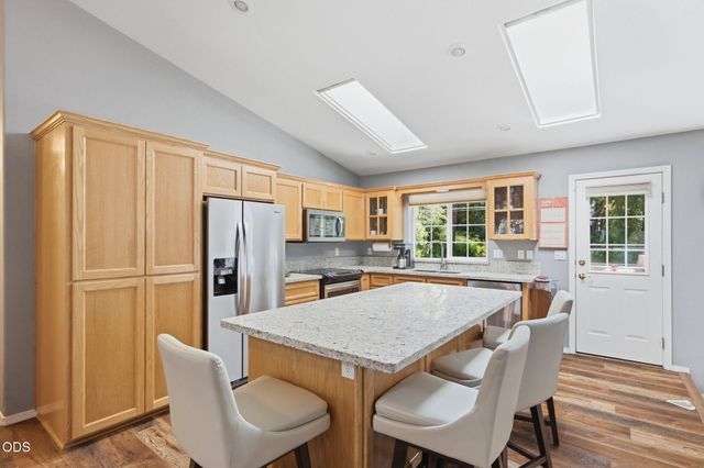 141 N Lappland Drive, Grants Pass, OR 97527