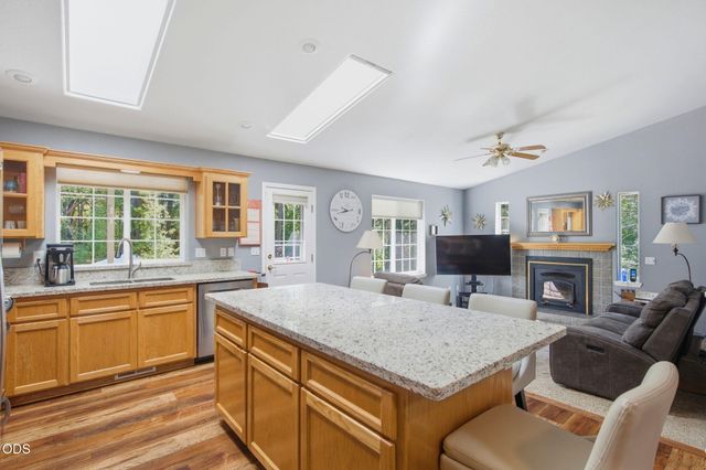 141 N Lappland Drive, Grants Pass, OR 97527