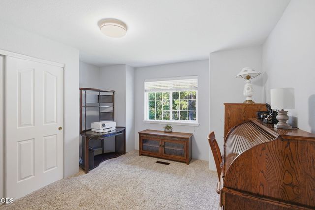 141 N Lappland Drive, Grants Pass, OR 97527