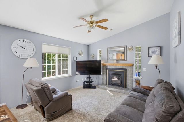 141 N Lappland Drive, Grants Pass, OR 97527
