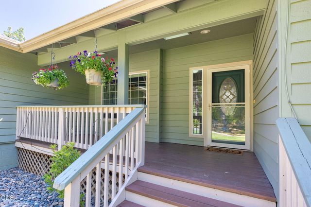 141 N Lappland Drive, Grants Pass, OR 97527