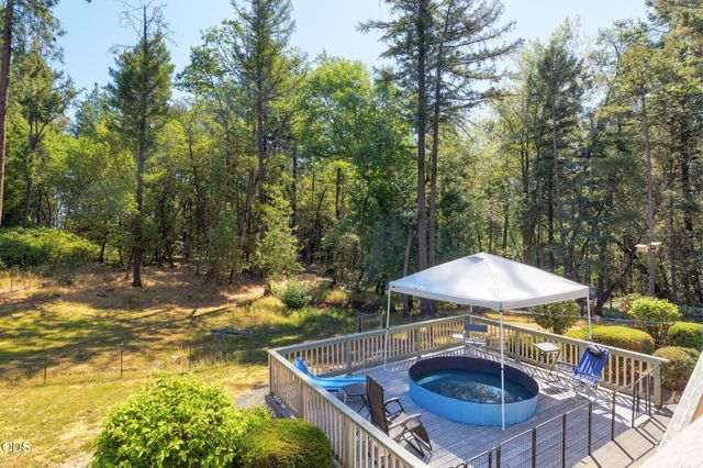 141 N Lappland Drive, Grants Pass, OR 97527