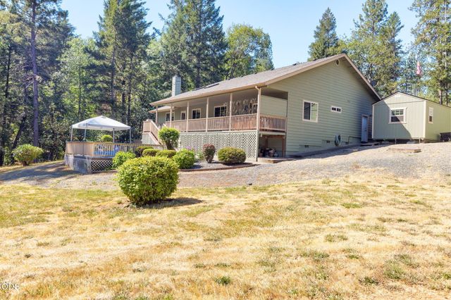 141 N Lappland Drive, Grants Pass, OR 97527