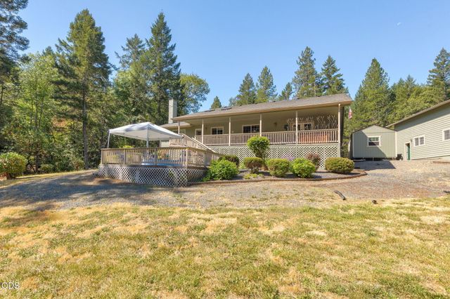 141 N Lappland Drive, Grants Pass, OR 97527