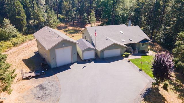 141 N Lappland Drive, Grants Pass, OR 97527