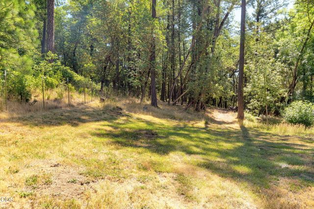 141 N Lappland Drive, Grants Pass, OR 97527