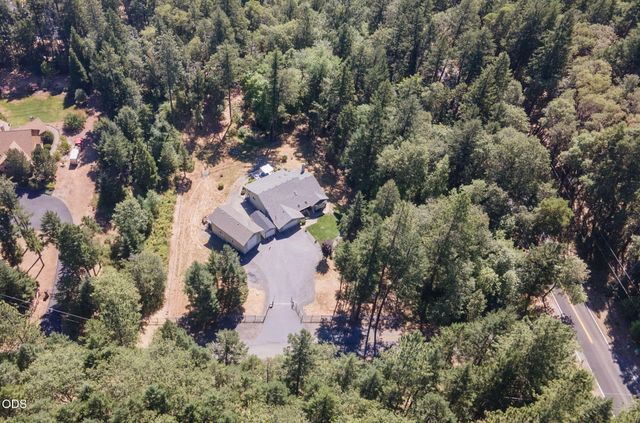 141 N Lappland Drive, Grants Pass, OR 97527
